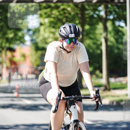 09.08.2026 - GEWOBA Citytriathlon Bremen Michael Burmester http://msf.ph/oto/9951696 09.08.2026 14:19:33 Radfahren 142, 166, 230, 261, 273, 281, 319, 330, 342, 434, 454, 487, 521, 523 meine-sportfotos.de