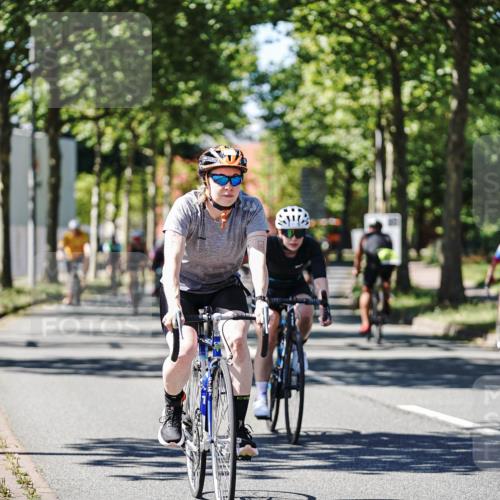 09.08.2026 - GEWOBA Citytriathlon Bremen Michael Burmester http://msf.ph/oto/9951705 09.08.2026 14:19:38 Radfahren 142, 166, 196, 206, 222, 230, 234, 261, 262, 273, 281, 319, 326, 330, 342, 434, 454, 521 meine-sportfotos.de