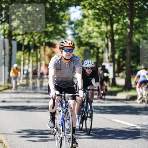 09.08.2026 - GEWOBA Citytriathlon Bremen Michael Burmester http://msf.ph/oto/9951706 09.08.2026 14:19:39 Radfahren 142, 166, 196, 206, 222, 230, 234, 261, 262, 273, 281, 319, 326, 330, 342, 454, 521 meine-sportfotos.de
