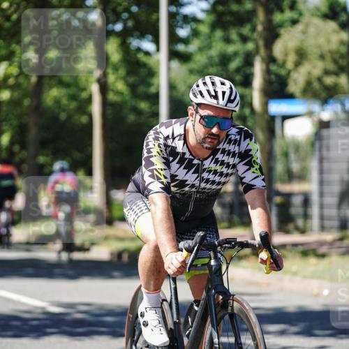 09.08.2026 - GEWOBA Citytriathlon Bremen Michael Burmester http://msf.ph/oto/9951740 09.08.2026 14:19:55 Radfahren 196, 209, 222, 224, 234, 239, 249, 258, 262, 310, 326, 340, 400, 410, 458, 522 meine-sportfotos.de