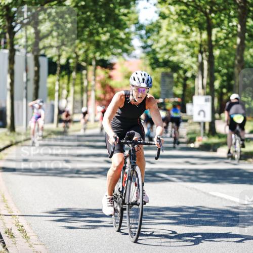 09.08.2026 - GEWOBA Citytriathlon Bremen Michael Burmester http://msf.ph/oto/9951778 09.08.2026 14:20:23 Radfahren 199, 233, 250, 313, 368, 384, 398, 417, 450, 456, 482, 532 meine-sportfotos.de