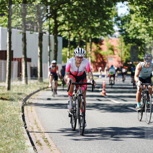 09.08.2026 - GEWOBA Citytriathlon Bremen Michael Burmester http://msf.ph/oto/9951801 09.08.2026 14:20:44 Radfahren 198, 264, 282, 338, 390, 402, 438, 501 meine-sportfotos.de