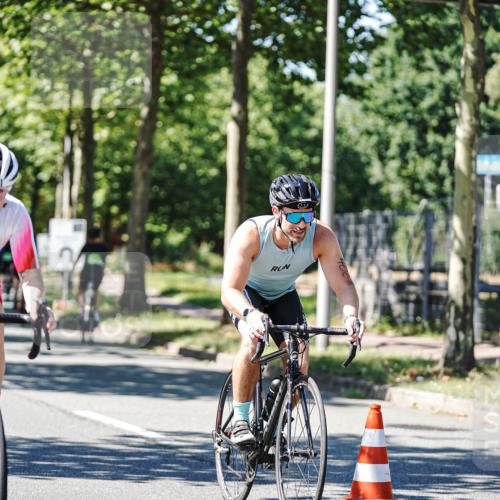 09.08.2026 - GEWOBA Citytriathlon Bremen Michael Burmester http://msf.ph/oto/9951802 09.08.2026 14:20:44 Radfahren 198, 264, 282, 338, 390, 402, 438, 501 meine-sportfotos.de