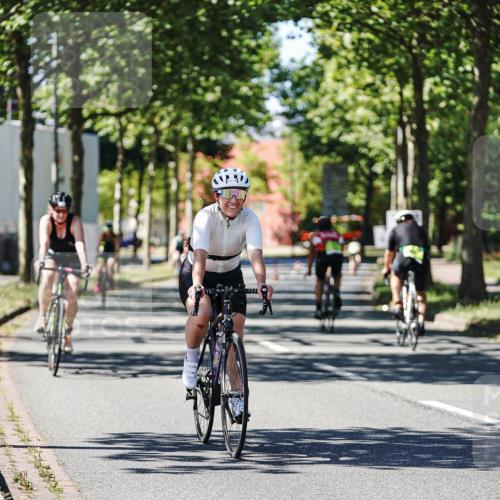 09.08.2026 - GEWOBA Citytriathlon Bremen Michael Burmester http://msf.ph/oto/9951822 09.08.2026 14:21:02 Radfahren 30, 198, 214, 231, 252, 255, 268, 390, 409, 479, 508, 515 meine-sportfotos.de