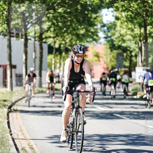 09.08.2026 - GEWOBA Citytriathlon Bremen Michael Burmester http://msf.ph/oto/9951825 09.08.2026 14:21:03 Radfahren 30, 214, 231, 252, 255, 268, 390, 409, 479, 508, 515 meine-sportfotos.de