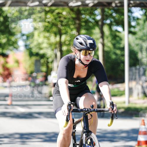 09.08.2026 - GEWOBA Citytriathlon Bremen Michael Burmester http://msf.ph/oto/9951927 09.08.2026 14:22:38 Radfahren 104, 275, 298, 381, 389, 394, 397, 411, 413, 452 meine-sportfotos.de