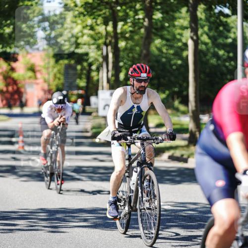 09.08.2026 - GEWOBA Citytriathlon Bremen Michael Burmester http://msf.ph/oto/9952070 09.08.2026 14:24:46 Radfahren 120, 141, 414, 460, 496, 499, 514 meine-sportfotos.de