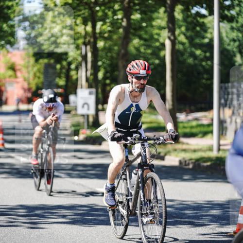09.08.2026 - GEWOBA Citytriathlon Bremen Michael Burmester http://msf.ph/oto/9952071 09.08.2026 14:24:46 Radfahren 120, 141, 414, 460, 496, 499, 514 meine-sportfotos.de