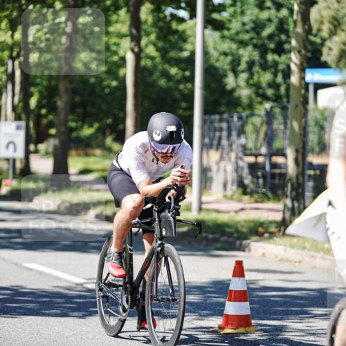 09.08.2026 - GEWOBA Citytriathlon Bremen Michael Burmester http://msf.ph/oto/9952073 09.08.2026 14:24:47 Radfahren 120, 141, 414, 460, 496, 499, 514 meine-sportfotos.de