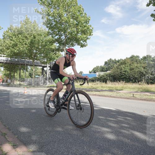 09.08.2026 - GEWOBA Citytriathlon Bremen Michael Burmester http://msf.ph/oto/9952147 09.08.2026 10:18:02 Radfahren 282, 285 meine-sportfotos.de