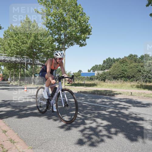 09.08.2026 - GEWOBA Citytriathlon Bremen Michael Burmester http://msf.ph/oto/9952149 09.08.2026 13:18:37 Radfahren 800, 956 meine-sportfotos.de