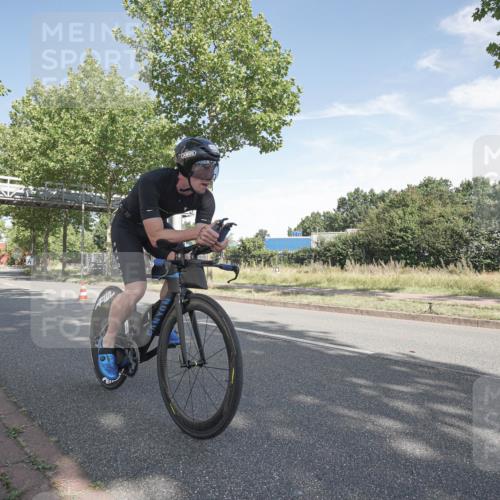 09.08.2026 - GEWOBA Citytriathlon Bremen Michael Burmester http://msf.ph/oto/9952173 09.08.2026 10:21:37 Radfahren 287, 349 meine-sportfotos.de
