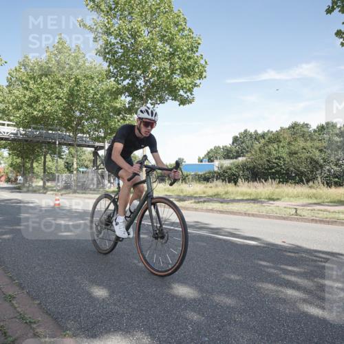 09.08.2026 - GEWOBA Citytriathlon Bremen Michael Burmester http://msf.ph/oto/9952213 09.08.2026 10:24:24 Radfahren 286, 297, 393 meine-sportfotos.de