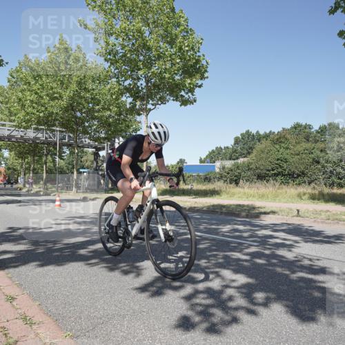 09.08.2026 - GEWOBA Citytriathlon Bremen Michael Burmester http://msf.ph/oto/9952221 09.08.2026 13:20:02 Radfahren 656, 817, 923, 940 meine-sportfotos.de