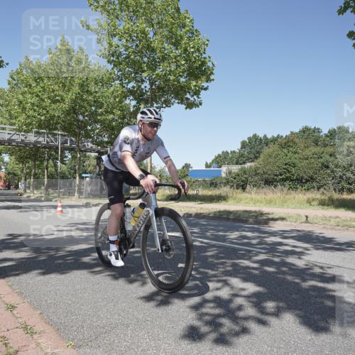 09.08.2026 - GEWOBA Citytriathlon Bremen Michael Burmester http://msf.ph/oto/9952246 09.08.2026 13:20:44 Radfahren 672, 957, 1007, 1125 meine-sportfotos.de