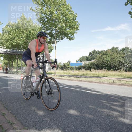 09.08.2026 - GEWOBA Citytriathlon Bremen Michael Burmester http://msf.ph/oto/9952251 09.08.2026 10:25:23 Radfahren 301, 323, 336, 360, 377, 427 meine-sportfotos.de