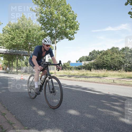 09.08.2026 - GEWOBA Citytriathlon Bremen Michael Burmester http://msf.ph/oto/9952255 09.08.2026 10:25:30 Radfahren 301, 323, 336, 345, 360, 376, 427 meine-sportfotos.de