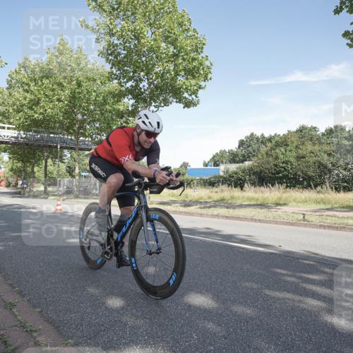 09.08.2026 - GEWOBA Citytriathlon Bremen Michael Burmester http://msf.ph/oto/9952275 09.08.2026 10:25:50 Radfahren 322, 372 meine-sportfotos.de