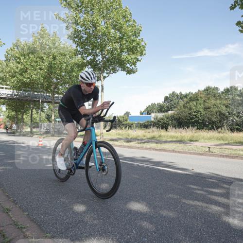 09.08.2026 - GEWOBA Citytriathlon Bremen Michael Burmester http://msf.ph/oto/9952277 09.08.2026 10:25:52 Radfahren 322, 372 meine-sportfotos.de