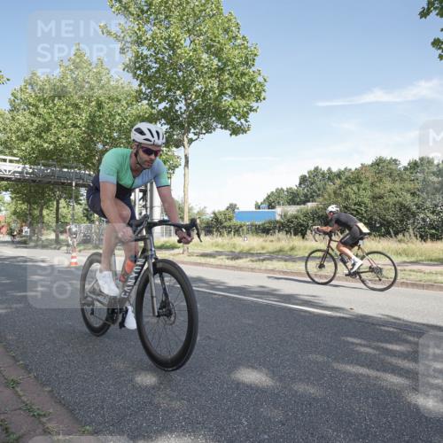 09.08.2026 - GEWOBA Citytriathlon Bremen Michael Burmester http://msf.ph/oto/9952286 09.08.2026 10:26:03 Radfahren 322, 372, 389, 416 meine-sportfotos.de