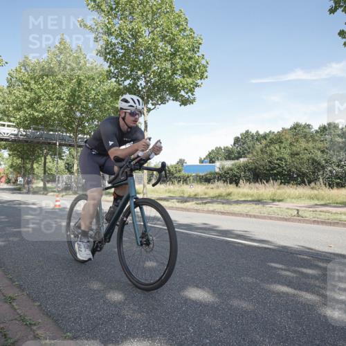 09.08.2026 - GEWOBA Citytriathlon Bremen Michael Burmester http://msf.ph/oto/9952296 09.08.2026 10:26:19 Radfahren 293, 318, 378, 398, 402 meine-sportfotos.de