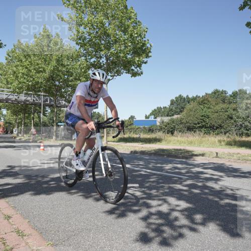 09.08.2026 - GEWOBA Citytriathlon Bremen Michael Burmester http://msf.ph/oto/9952301 09.08.2026 13:23:00 Radfahren 779, 828, 1106 meine-sportfotos.de