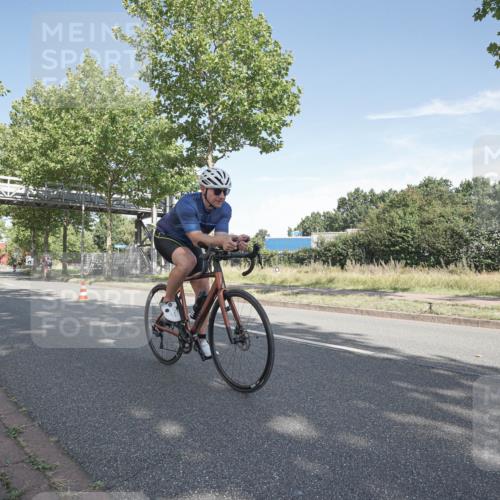 09.08.2026 - GEWOBA Citytriathlon Bremen Michael Burmester http://msf.ph/oto/9952310 09.08.2026 10:26:35 Radfahren 296, 318, 383, 402 meine-sportfotos.de