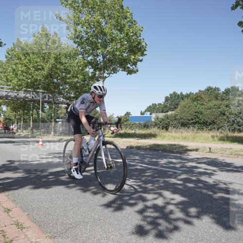 09.08.2026 - GEWOBA Citytriathlon Bremen Michael Burmester http://msf.ph/oto/9952315 09.08.2026 13:23:16 Radfahren 997, 1105, 1122 meine-sportfotos.de