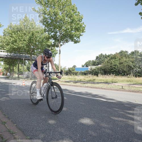 09.08.2026 - GEWOBA Citytriathlon Bremen Michael Burmester http://msf.ph/oto/9952336 09.08.2026 10:27:18 Radfahren 342, 375, 391, 447 meine-sportfotos.de