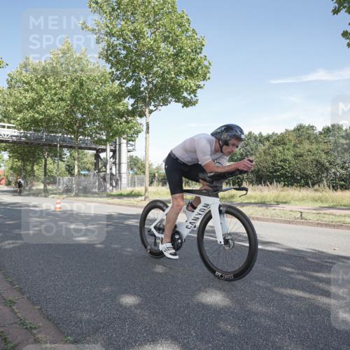 09.08.2026 - GEWOBA Citytriathlon Bremen Michael Burmester http://msf.ph/oto/9952350 09.08.2026 10:27:38 Radfahren 338, 339, 368, 523, 529 meine-sportfotos.de