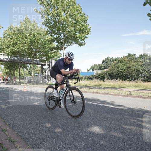 09.08.2026 - GEWOBA Citytriathlon Bremen Michael Burmester http://msf.ph/oto/9952400 09.08.2026 10:28:40 Radfahren 329, 332, 362, 369, 394 meine-sportfotos.de