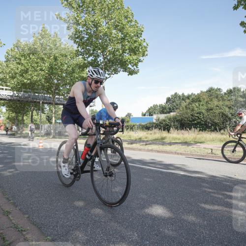 09.08.2026 - GEWOBA Citytriathlon Bremen Michael Burmester http://msf.ph/oto/9952414 09.08.2026 10:28:54 Radfahren 356, 394, 437, 465, 517, 519 meine-sportfotos.de