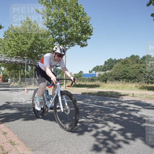 09.08.2026 - GEWOBA Citytriathlon Bremen Michael Burmester http://msf.ph/oto/9952432 09.08.2026 13:26:27 Radfahren 554 meine-sportfotos.de
