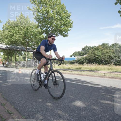 09.08.2026 - GEWOBA Citytriathlon Bremen Michael Burmester http://msf.ph/oto/9952435 09.08.2026 10:29:09 Radfahren 325, 343, 352, 392, 396, 437, 519 meine-sportfotos.de