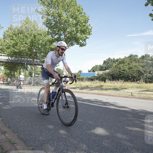 09.08.2026 - GEWOBA Citytriathlon Bremen Michael Burmester http://msf.ph/oto/9952447 09.08.2026 10:29:17 Radfahren 325, 327, 343, 352, 355, 359, 392, 396, 408, 478 meine-sportfotos.de