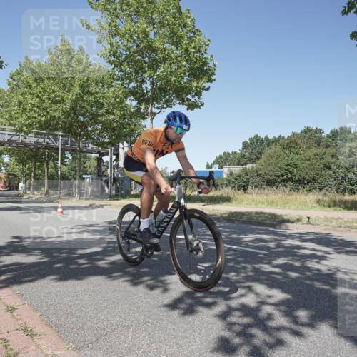 09.08.2026 - GEWOBA Citytriathlon Bremen Michael Burmester http://msf.ph/oto/9952448 09.08.2026 13:27:55 Radfahren 877 meine-sportfotos.de