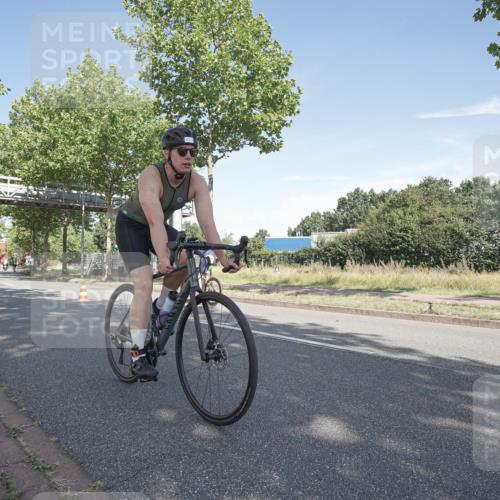 09.08.2026 - GEWOBA Citytriathlon Bremen Michael Burmester http://msf.ph/oto/9952455 09.08.2026 10:29:23 Radfahren 327, 352, 355, 359, 396, 408, 478 meine-sportfotos.de