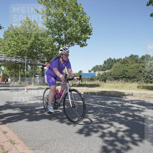 09.08.2026 - GEWOBA Citytriathlon Bremen Michael Burmester http://msf.ph/oto/9952486 09.08.2026 13:30:33 Radfahren 905, 963 meine-sportfotos.de