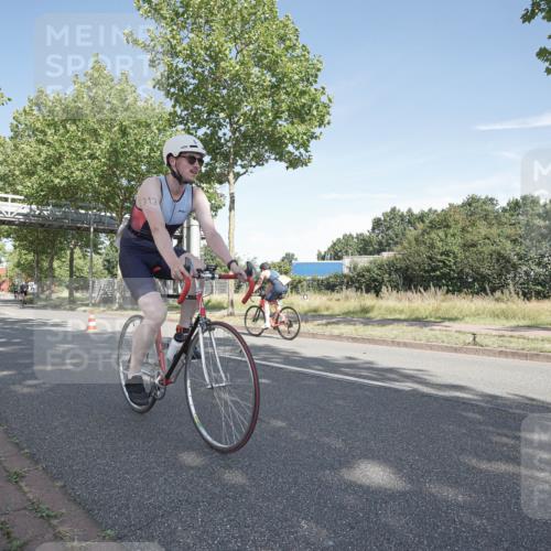 09.08.2026 - GEWOBA Citytriathlon Bremen Michael Burmester http://msf.ph/oto/9952511 09.08.2026 10:30:10 Radfahren 221, 313, 350, 366, 516, 528 meine-sportfotos.de