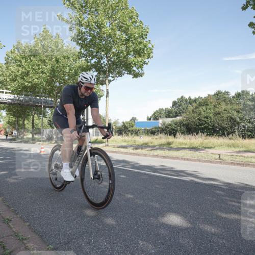09.08.2026 - GEWOBA Citytriathlon Bremen Michael Burmester http://msf.ph/oto/9952523 09.08.2026 10:30:27 Radfahren 221, 294, 382, 407, 520 meine-sportfotos.de