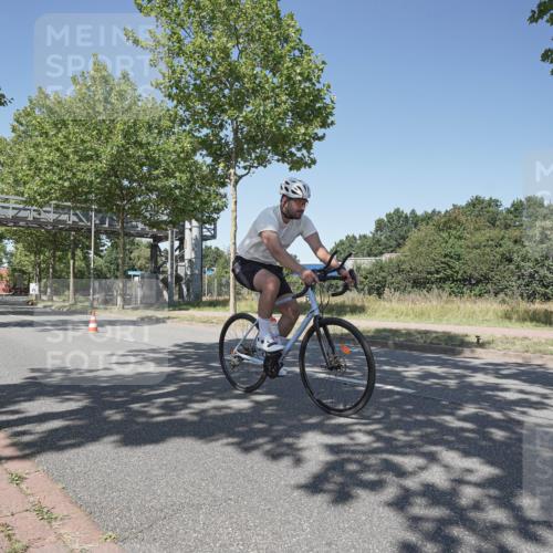 09.08.2026 - GEWOBA Citytriathlon Bremen Michael Burmester http://msf.ph/oto/9952556 09.08.2026 13:36:21 Radfahren 585 meine-sportfotos.de