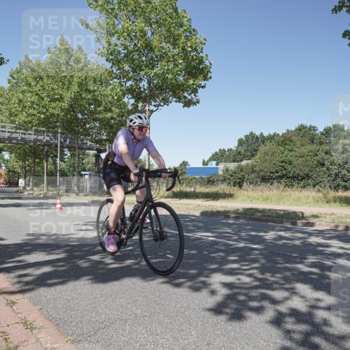 09.08.2026 - GEWOBA Citytriathlon Bremen Michael Burmester http://msf.ph/oto/9952572 09.08.2026 13:40:52 Radfahren 930 meine-sportfotos.de