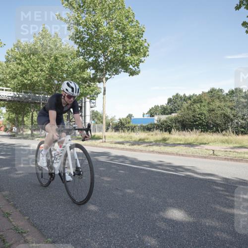 09.08.2026 - GEWOBA Citytriathlon Bremen Michael Burmester http://msf.ph/oto/9952579 09.08.2026 10:31:26 Radfahren 304, 365, 454, 472 meine-sportfotos.de