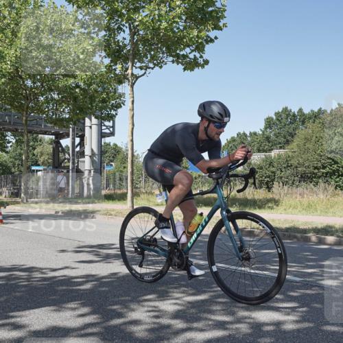 09.08.2026 - GEWOBA Citytriathlon Bremen Michael Burmester http://msf.ph/oto/9952622 09.08.2026 14:07:41 Radfahren 112, 120 meine-sportfotos.de