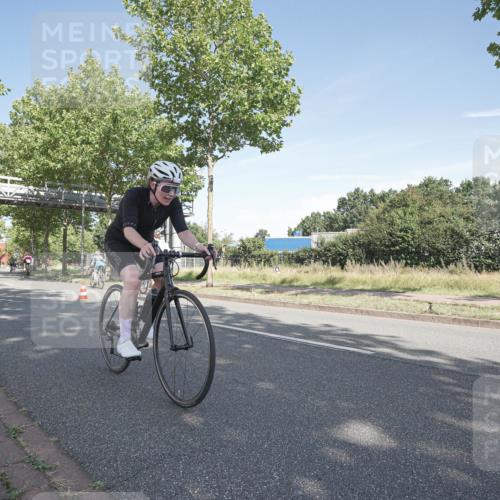 09.08.2026 - GEWOBA Citytriathlon Bremen Michael Burmester http://msf.ph/oto/9952629 09.08.2026 10:32:00 Radfahren 25, 337, 344, 481, 482, 500 meine-sportfotos.de