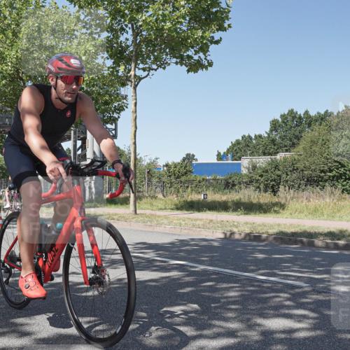 09.08.2026 - GEWOBA Citytriathlon Bremen Michael Burmester http://msf.ph/oto/9952634 09.08.2026 14:08:07 Radfahren 51, 184 meine-sportfotos.de