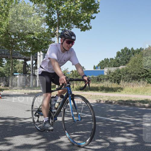 09.08.2026 - GEWOBA Citytriathlon Bremen Michael Burmester http://msf.ph/oto/9952636 09.08.2026 14:08:11 Radfahren 51, 184 meine-sportfotos.de