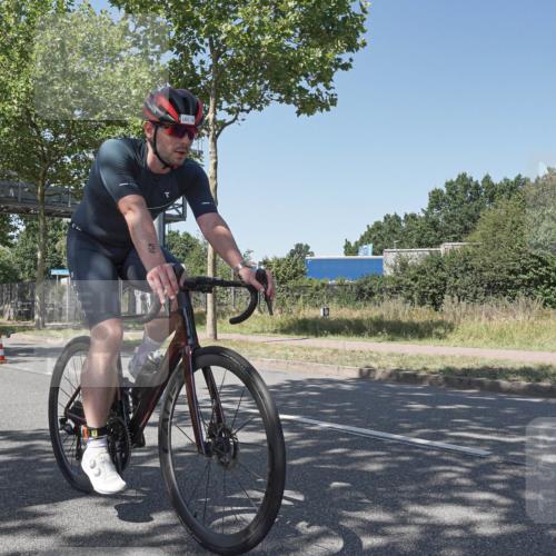 09.08.2026 - GEWOBA Citytriathlon Bremen Michael Burmester http://msf.ph/oto/9952678 09.08.2026 14:09:14 Radfahren 32, 140, 170, 181, 185, 187 meine-sportfotos.de