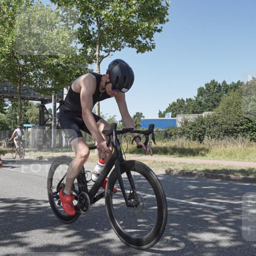 09.08.2026 - GEWOBA Citytriathlon Bremen Michael Burmester http://msf.ph/oto/9952682 09.08.2026 14:09:17 Radfahren 32, 78, 140, 170, 181, 185, 187, 189 meine-sportfotos.de