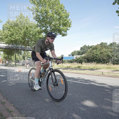 09.08.2026 - GEWOBA Citytriathlon Bremen Michael Burmester http://msf.ph/oto/9952709 09.08.2026 10:32:54 Radfahren 7, 173, 303, 305, 330, 353, 370, 374, 419, 452, 493, 503, 508, 526 meine-sportfotos.de